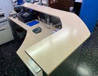 Mostrador de madera y metal URGE VENTA