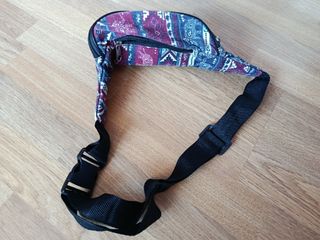 Riñonera con estampado étnico