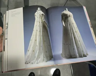 Moda. una Historia Desde el Siglo XVIII Al Sigl...