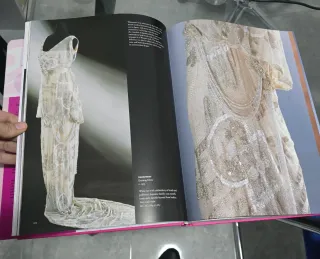 Moda. una Historia Desde el Siglo XVIII Al Sigl...