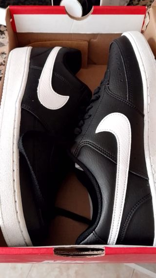 Zapatillas Nike Court Vision Low NN Negras Blancas