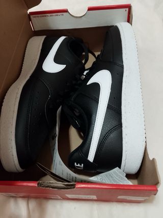 Zapatillas Nike Court Vision Low NN Negras Blancas