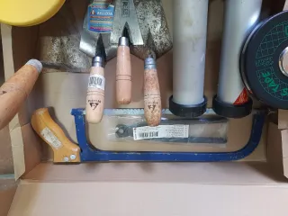 Cinta métrica, pistolas SIKA y más