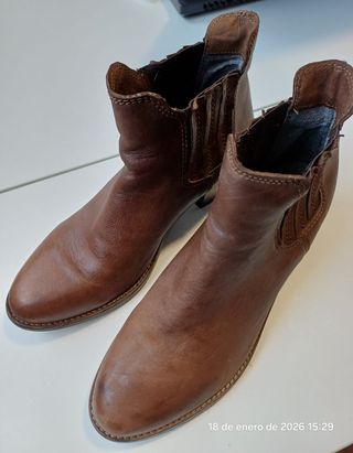 Botines de cuero marrones