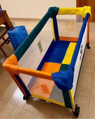 Cuna de viaje para bebé multicolor