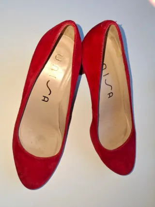 Zapatos de ante rojos