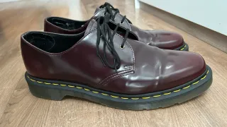 Zapatos Dr. Martens Burdeos
