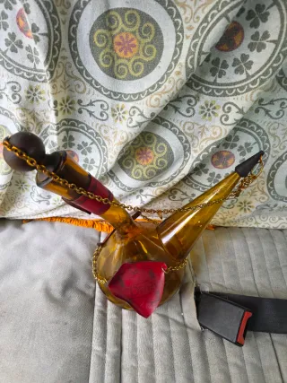 botijo antiguo con caja musical