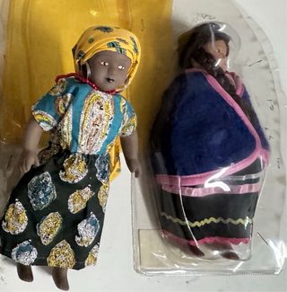 45 bambole in ceramica. Collezione Bambole del Mondo