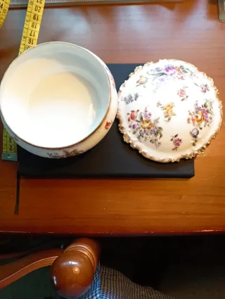 Joyero porcelana Soa France; vintage flores dorada