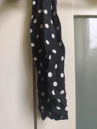 Pañuelo negro lunares blancos