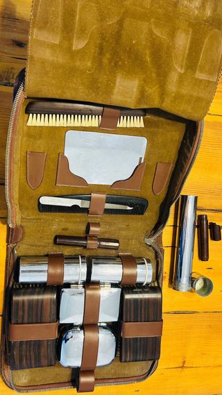 Neceser de viaje antiguo de piel
