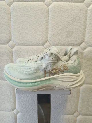 Zapatillas Hoka Clifton 10 Verde y Blanco