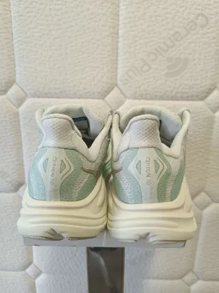 Zapatillas Hoka Clifton 10 Verde y Blanco