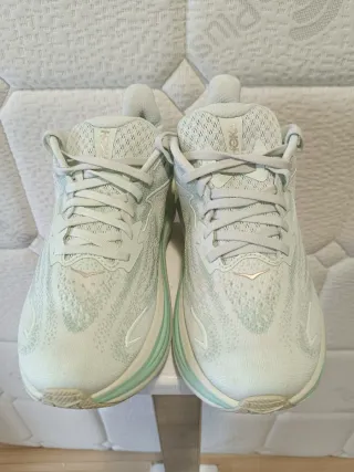 Zapatillas Hoka Clifton 10 Verde y Blanco