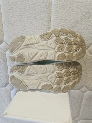 Zapatillas Hoka Clifton 10 Verde y Blanco