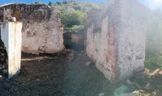 Finca rústica con Cortijo para reformar.