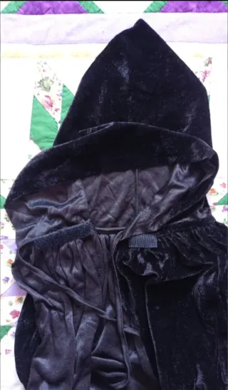 Pack Disfraz: Capa,Máscara y Dedos Luminosos.