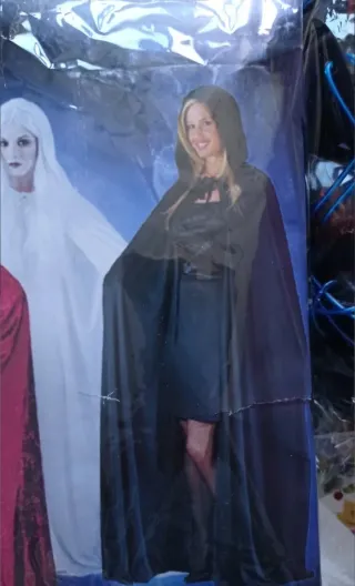 Pack Disfraz: Capa,Máscara y Dedos Luminosos.