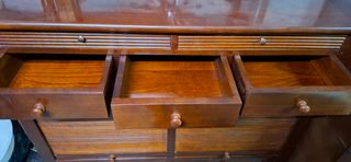 Aparador de madera maciza