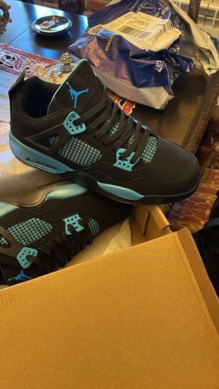 Zapatillas Jordan Negras y Azules