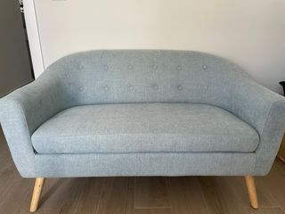 Sofá de dos plazas como nuevo
