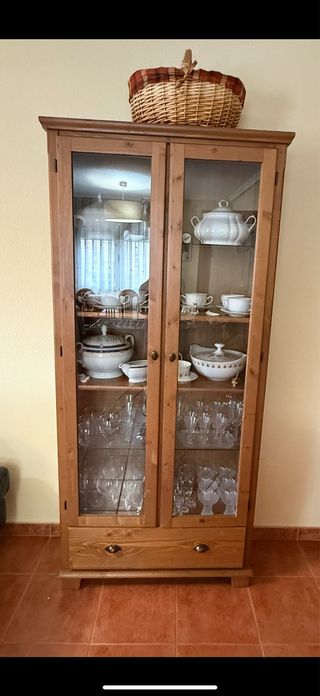 Vitrina madera maciza cristal