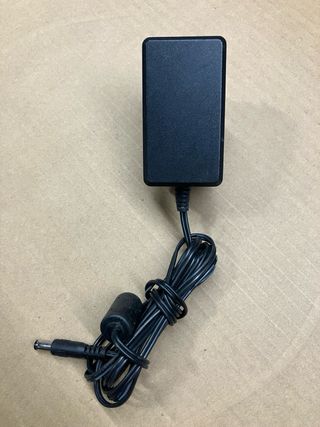 Cargador de Corriente Negro