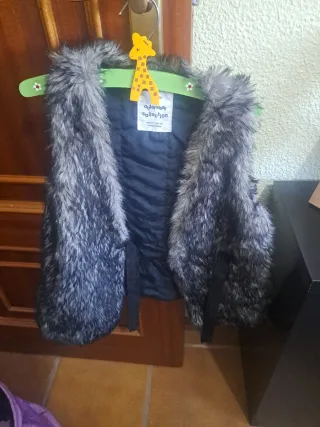 Chaleco Zara Niña Gris y Negro talla 8/9