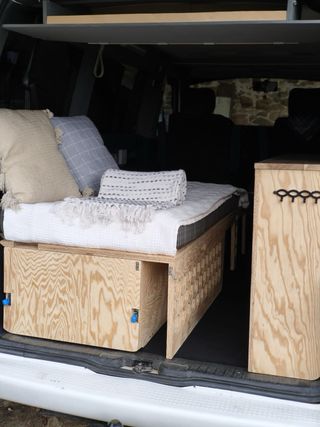 Mueble camper hecho a medida. Precio a concretar.