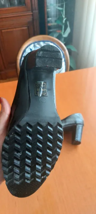 Zapatos de salón Harold negros tacón cómodo