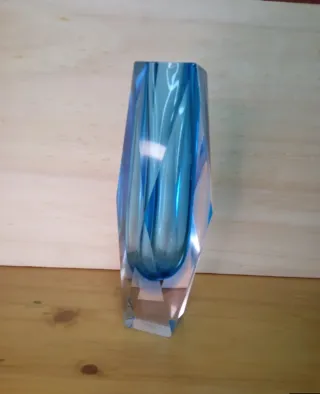 Jarrón de cristal de murano  facetado