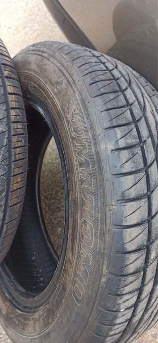 Neumáticos 195/65/15 casi nuevos.