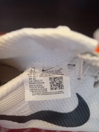 Zapatillas Nike Atletismo Grises Blancas con clavo