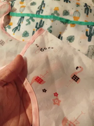 Lote Baberos Impermeables Bebé. 5 unidades