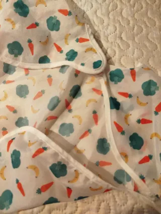 Lote Baberos Impermeables Bebé. 5 unidades