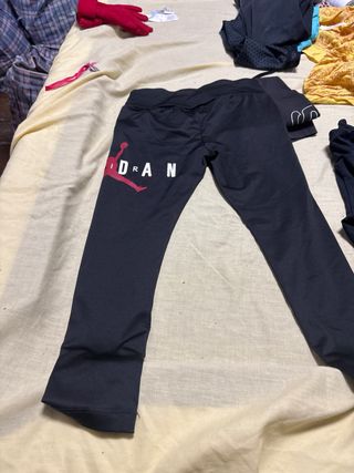 Mallas 2 adidas , jordan , y converse  8/10 años