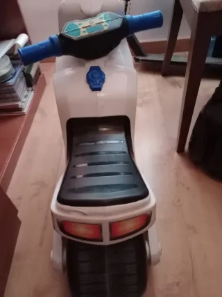 Moto Policía Niño