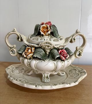 Sopera antigua porcelana flores decorativas