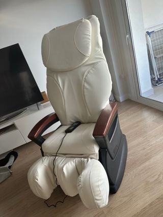 Sillón de piel de masajes