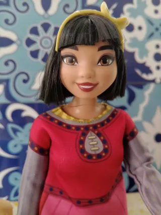 Tre bambole Disney: Toy Story, Wish, Fei Fei