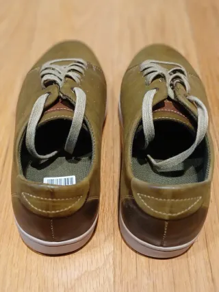 Zapatillas de piel. Talla 41. Marrón Verde Oliva