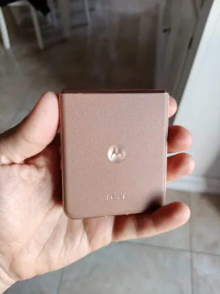 Motorola Razr 50 ultra oro scambio..