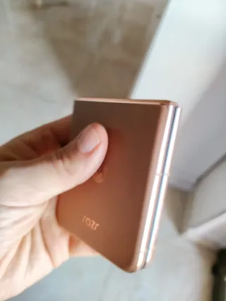 Motorola Razr 50 ultra oro scambio..