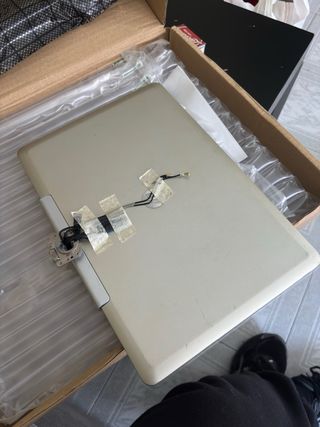 Pantalla de ordenador gris