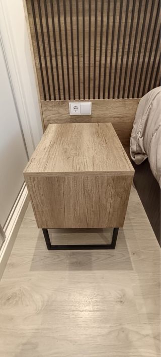 CABECERO Y DOS MESILLAS DE NOCHE