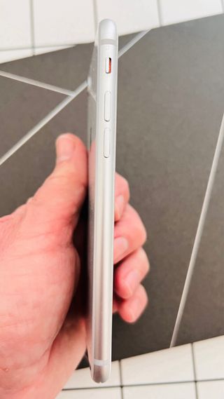 iPhone 8 64GB Blanco + Funda SP Connect