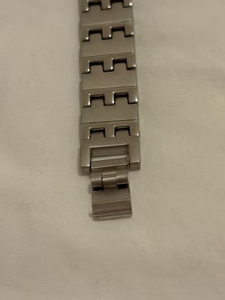 Reloj de pulsera plateado para mujer