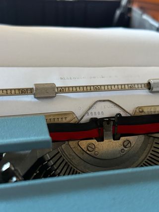 Máquina de escribir Olivetti Studio 46