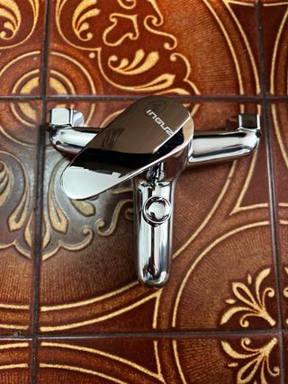 Grifo Ducha Bañera + Alcachofa y Manguera Plateado